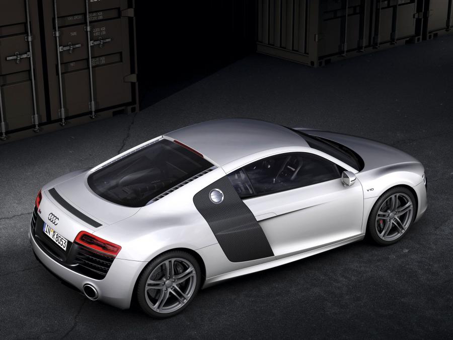  Audi R8 V10 2012 года  (фото 6 из 16)